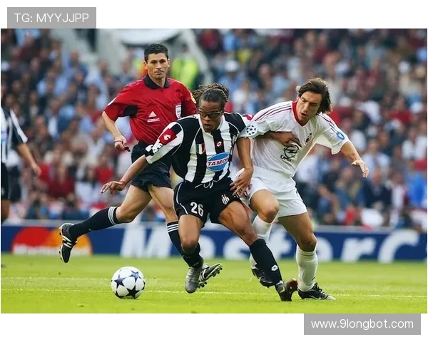 滕哈赫的防守艺术：分析其重塑球队防线坚固性的有效策略