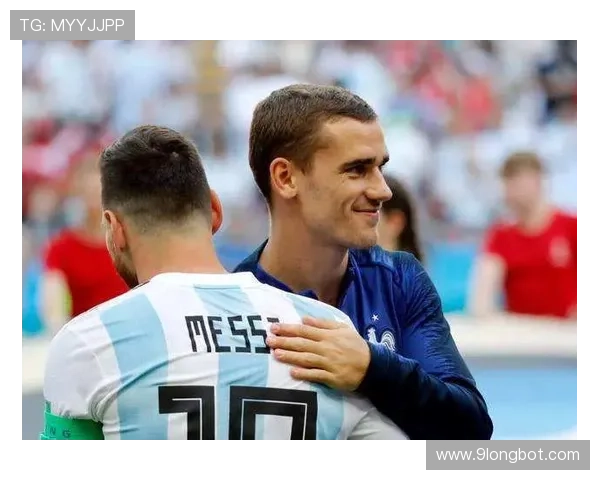 卡瓦尼射门方式多样，近期表现稳健