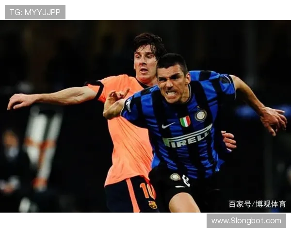 博斯克执教风格以稳健控球与战术纪律著称，强调团队协作与攻守平衡