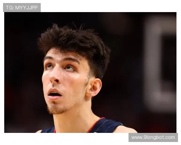 切特·霍姆格伦挡拆制造错位 拉开内线得分效率差距